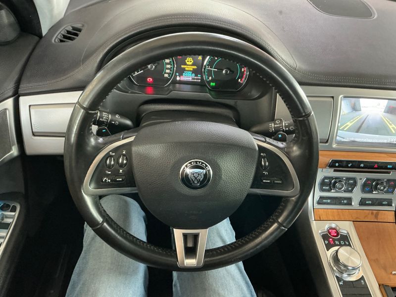 Jaguar XF 2.2 D 2014 – снимка 24