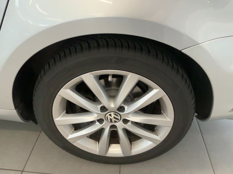 Volkswagen Passat 2.0 TDI Highline BlueMotion Tech 2013 – снимка 5