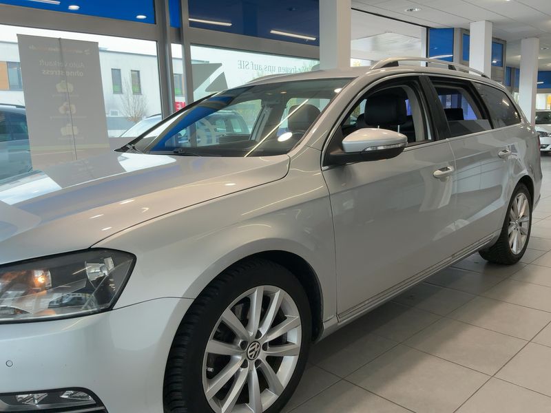 Volkswagen Passat 2.0 TDI Highline BlueMotion Tech 2013 – снимка 2