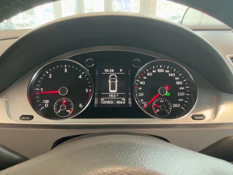 Volkswagen Passat 2.0 TDI Highline BlueMotion Tech 2013 – снимка 18