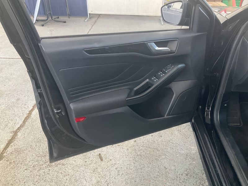 Ford Focus 1.0 EcoBoost Mild-Hybrid ST-Line X 2024 – снимка 23