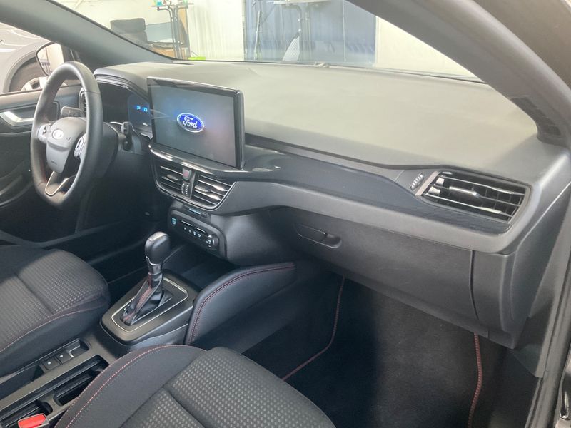 Ford Focus 1.0 EcoBoost Mild-Hybrid ST-Line X 2024 – снимка 22