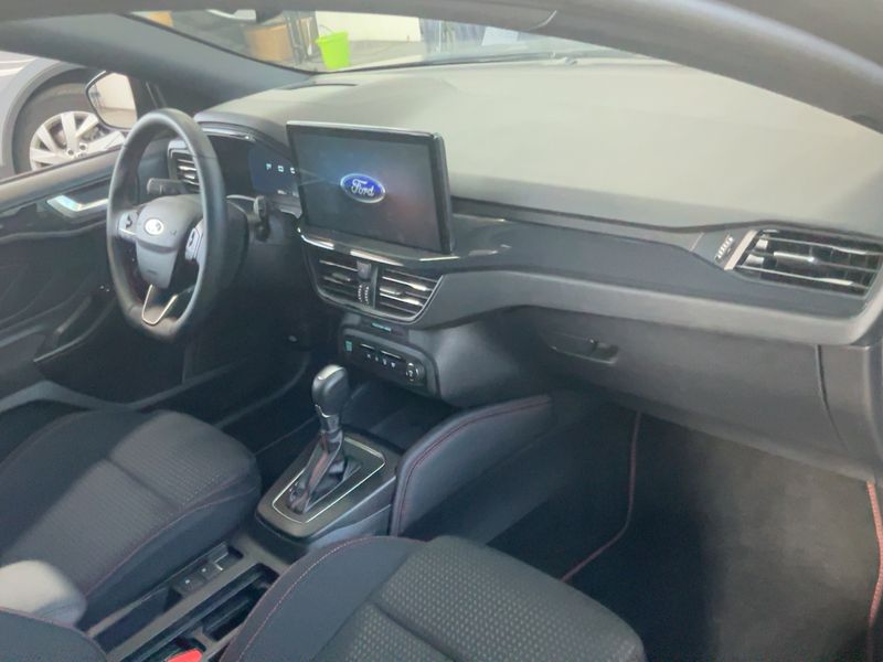 Ford Focus 1.0 EcoBoost Mild-Hybrid ST-Line X 2024 – снимка 17