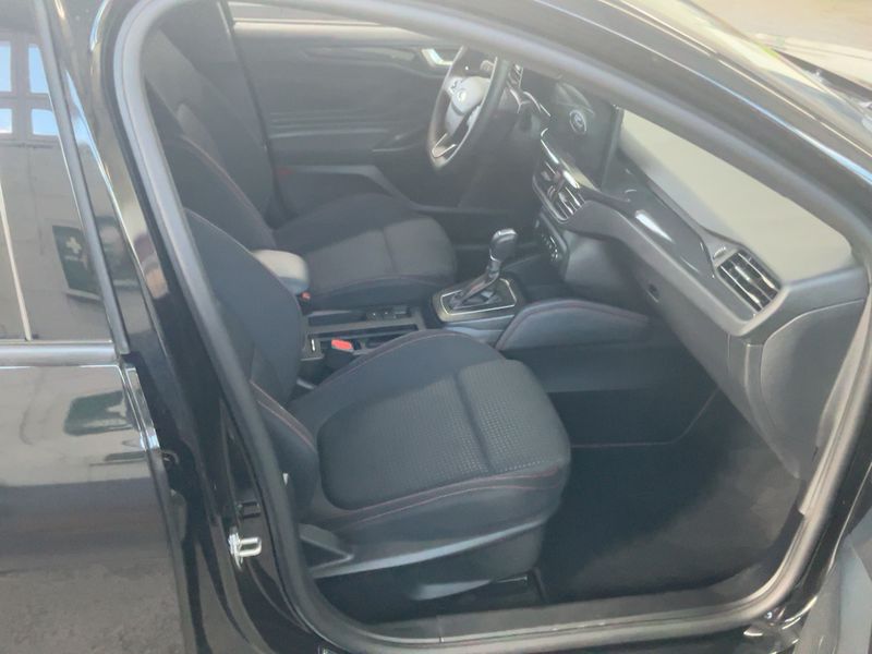 Ford Focus 1.0 EcoBoost Mild-Hybrid ST-Line X 2024 – снимка 16