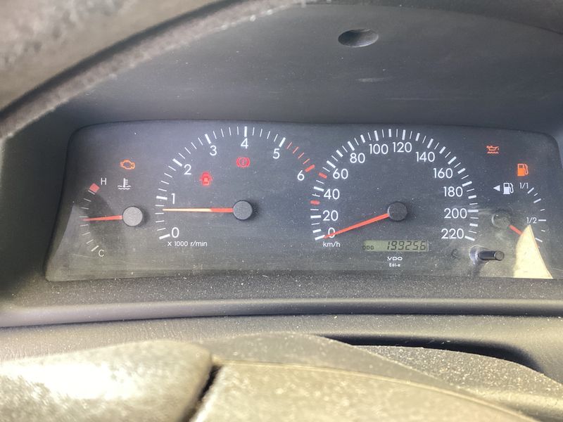 Toyota Corolla 2.0 D-4D Terra 2003 – снимка 4