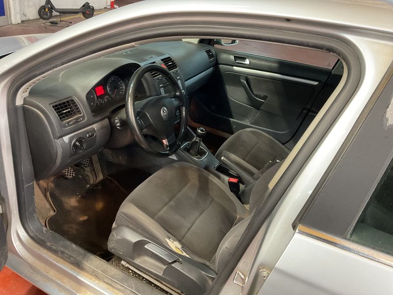 Volkswagen Jetta 1.9 TDI Comfortline 2009 – снимка 3