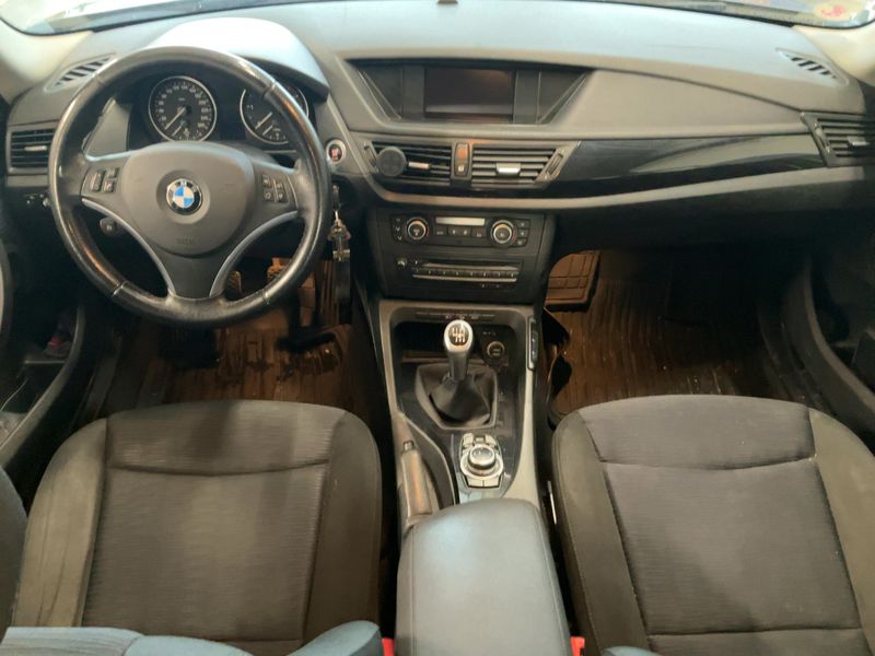 BMW X1 xDrive 18d Premiere 2011 – снимка 17