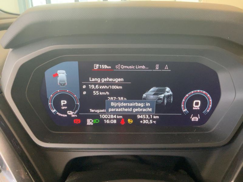 Audi Q4 50 e-tron quattro 2022 – снимка 19