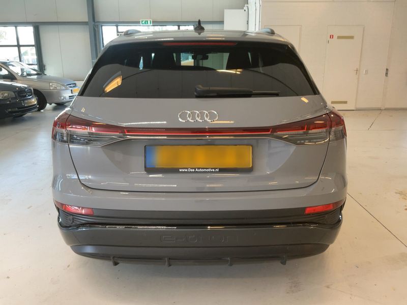 Audi Q4 50 e-tron quattro 2022 – снимка 7