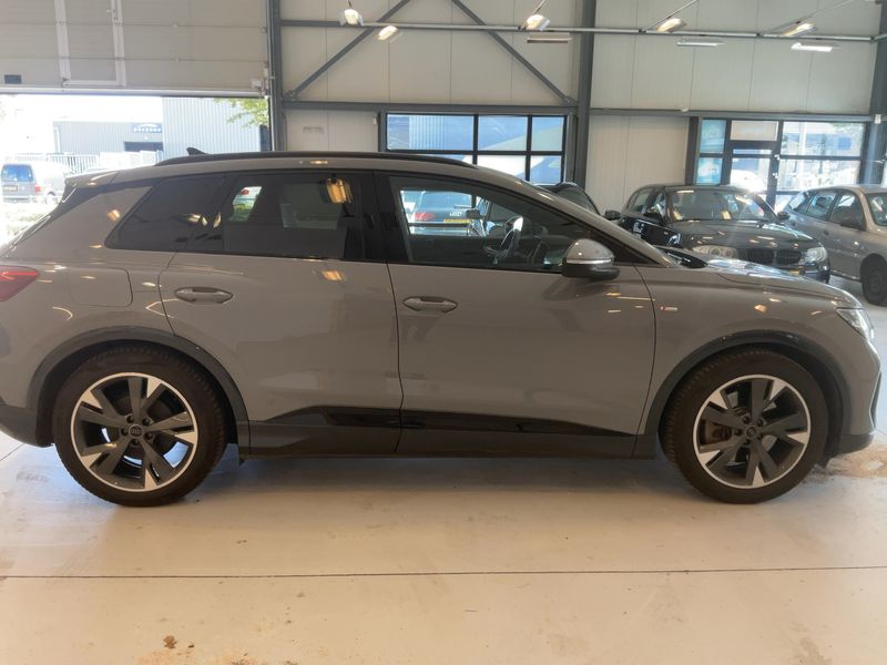 Audi Q4 50 e-tron quattro 2022 – снимка 10