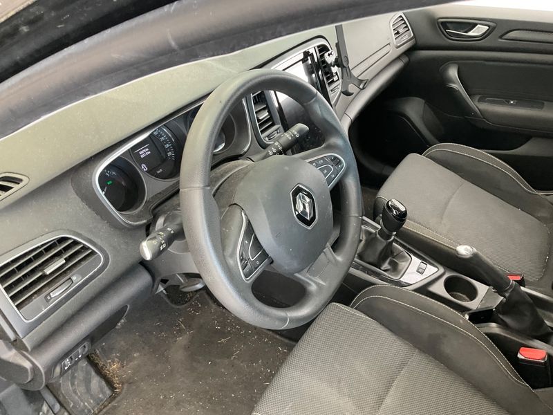 Renault Megane 1.3 TCe Life 2019 – снимка 26