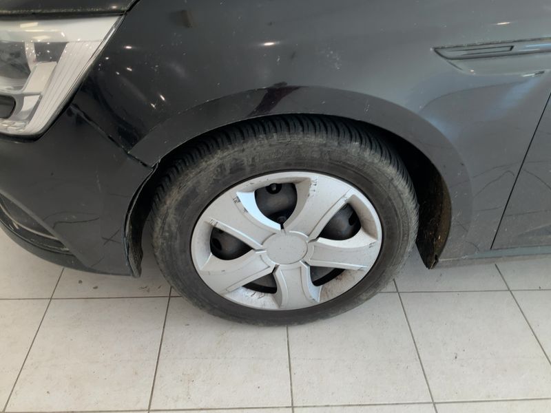 Renault Megane 1.3 TCe Life 2019 – снимка 3
