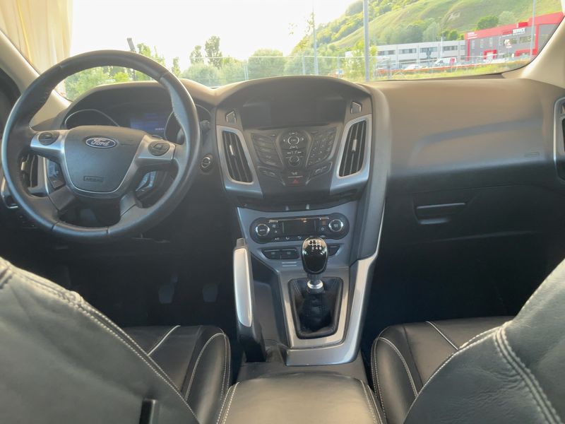 Ford Focus 1.6 EcoBoost Titanium 2011 – снимка 17