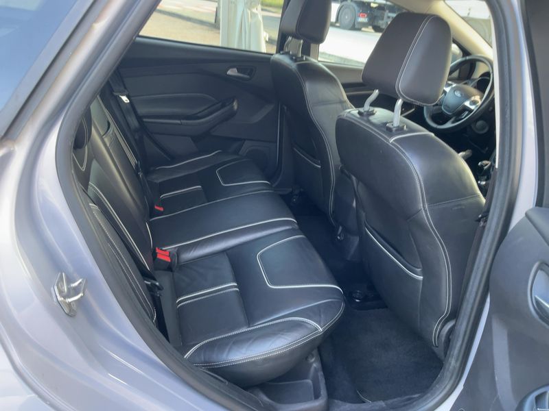 Ford Focus 1.6 EcoBoost Titanium 2011 – снимка 19