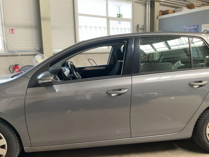 Volkswagen Golf VI 1.6 TDI Highline 2011 – снимка 4