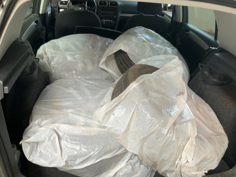 Volkswagen Golf VI 1.6 TDI Highline 2011 – снимка 16
