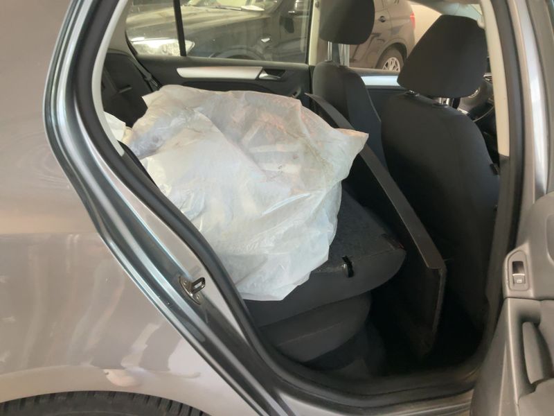Volkswagen Golf VI 1.6 TDI Highline 2011 – снимка 20
