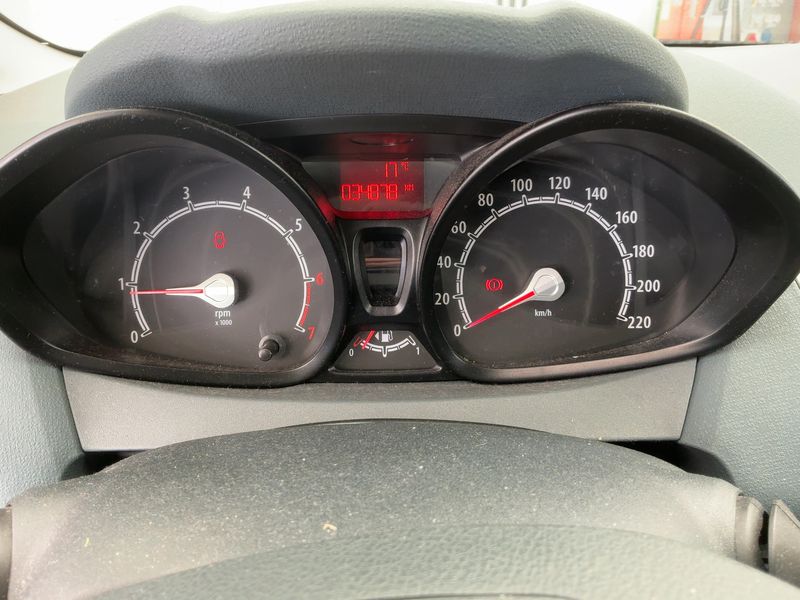 Ford Fiesta 1.25 Trend 2011 – снимка 19