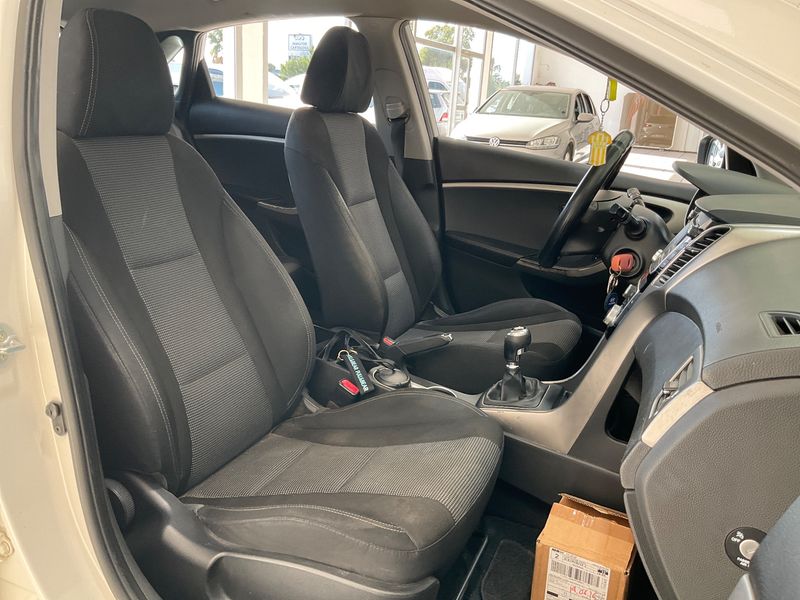 Hyundai i30 1.4 Klass 2014 – снимка 16