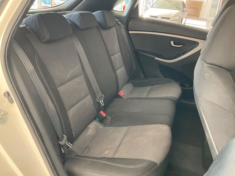 Hyundai i30 1.4 Klass 2014 – снимка 19