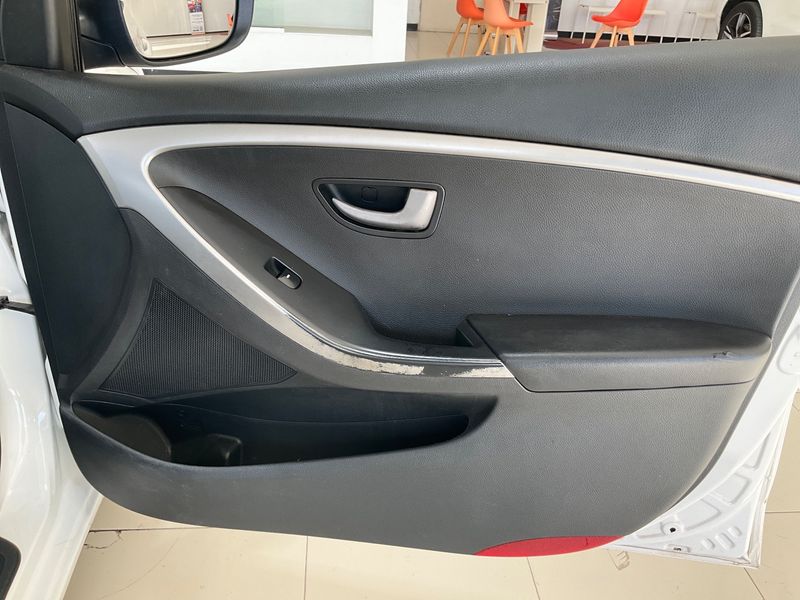 Hyundai i30 1.4 Klass 2014 – снимка 30