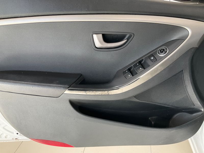 Hyundai i30 1.4 Klass 2014 – снимка 29