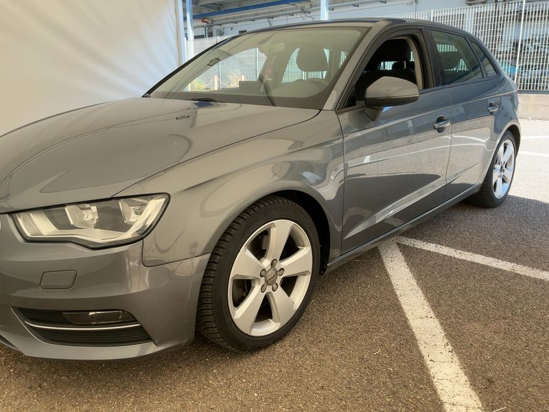 Audi A3 Sportback 2.0 TDI Ambition 2015 – снимка 2