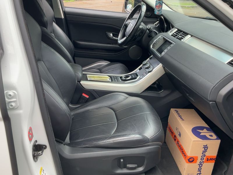 Land Rover Evoque 2.0 Td4 SE 2018 – снимка 17