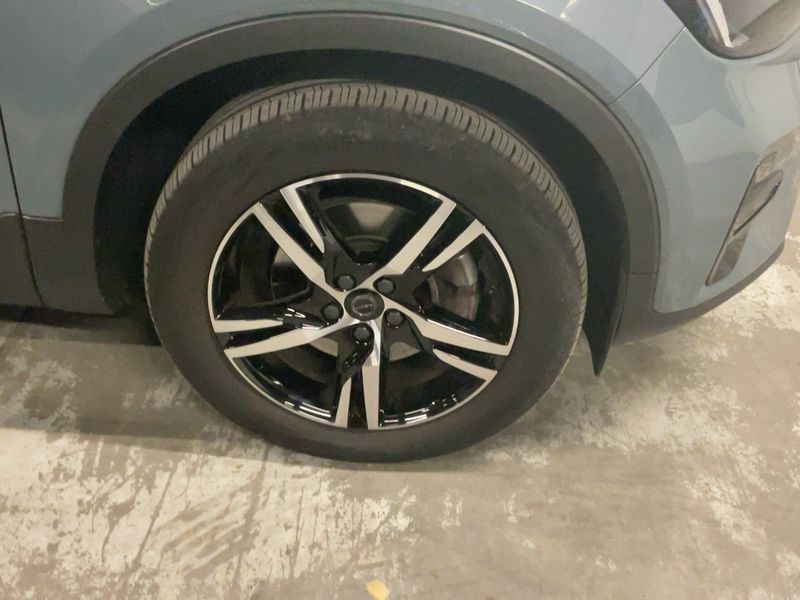Volvo XC40 2.0 B4 Mild-Hybrid Plus Dark 2WD 2023 – снимка 11
