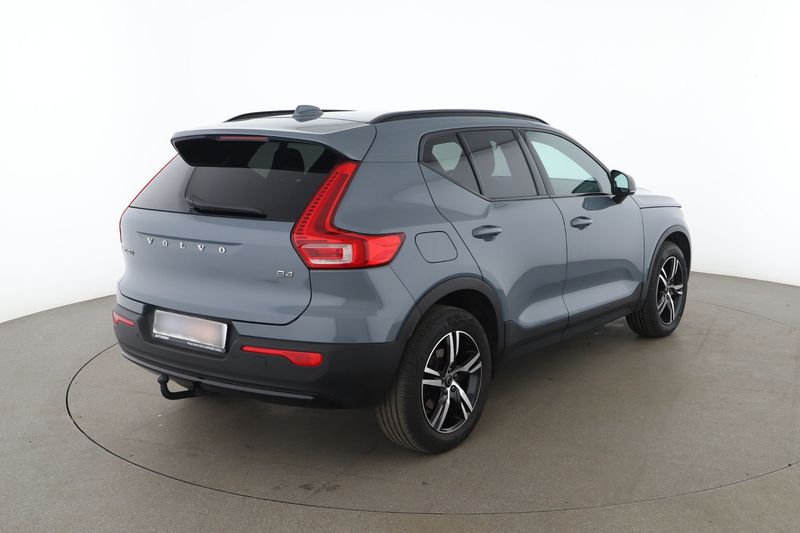 Volvo XC40 2.0 B4 Mild-Hybrid Plus Dark 2WD 2023 – снимка 8