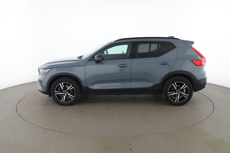 Volvo XC40 2.0 B4 Mild-Hybrid Plus Dark 2WD 2023 – снимка 4