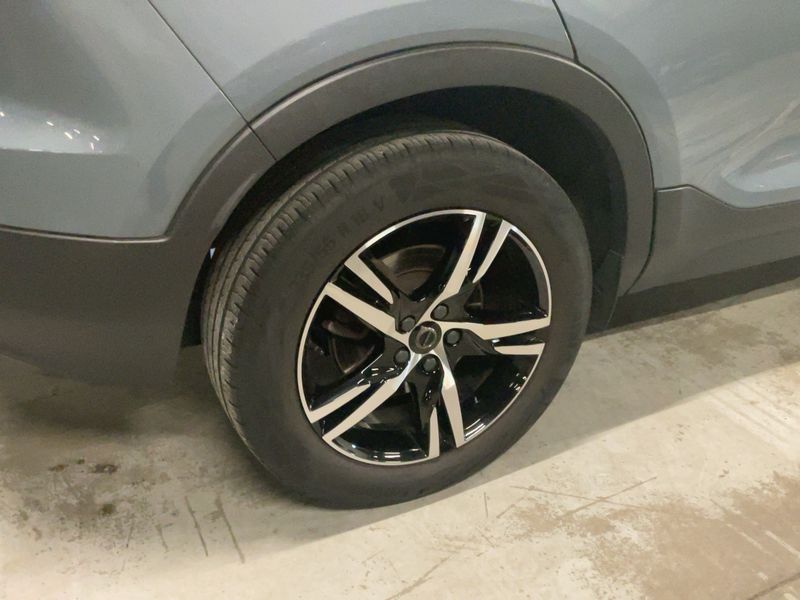 Volvo XC40 2.0 B4 Mild-Hybrid Plus Dark 2WD 2023 – снимка 9