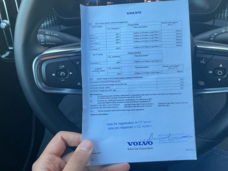 Volvo XC40 2.0 B4 Mild-Hybrid Plus Dark 2WD 2023 – снимка 21