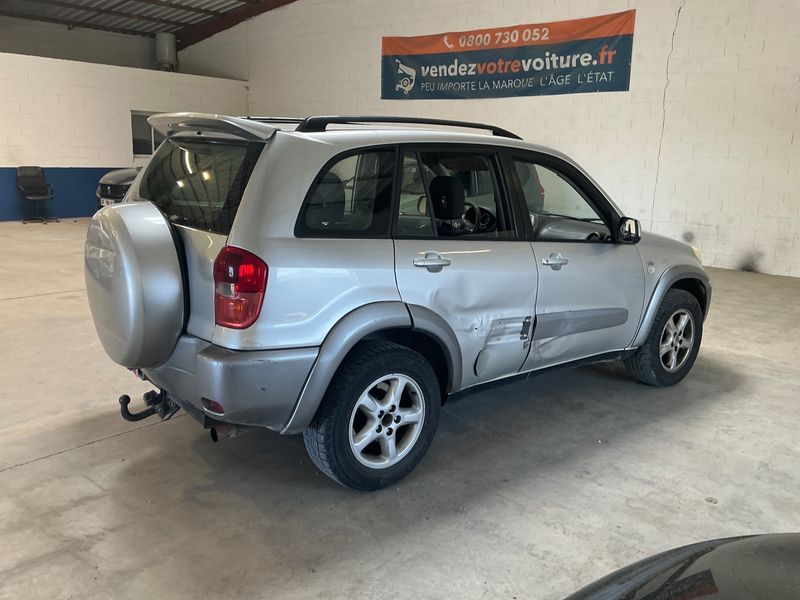 Toyota RAV 4 2.0 D-4D VXE 4x4 2004 – снимка 2