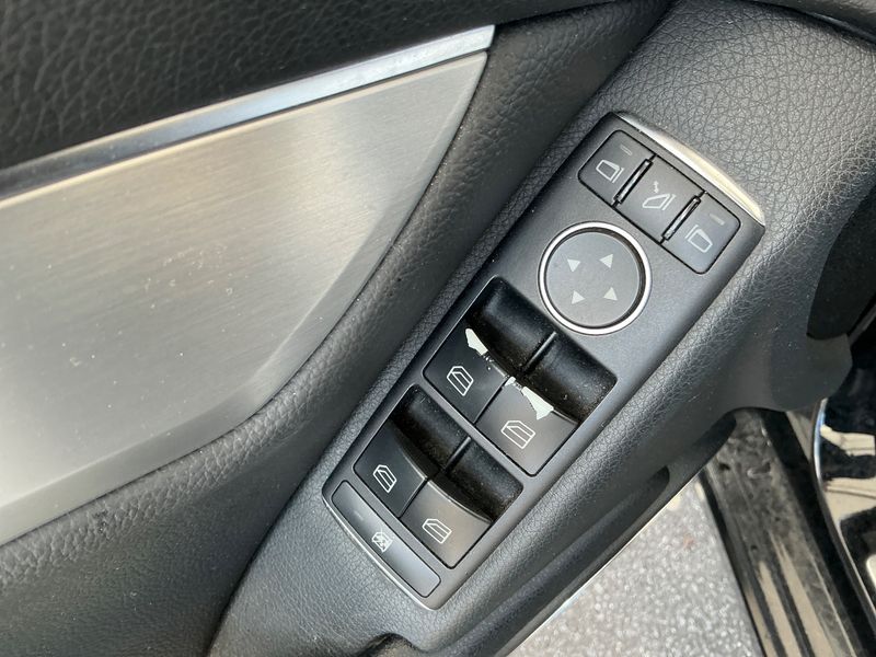 Mercedes-Benz C-Klasse C 220 CDI T BlueEfficiency Avantgarde 2011 – снимка 31