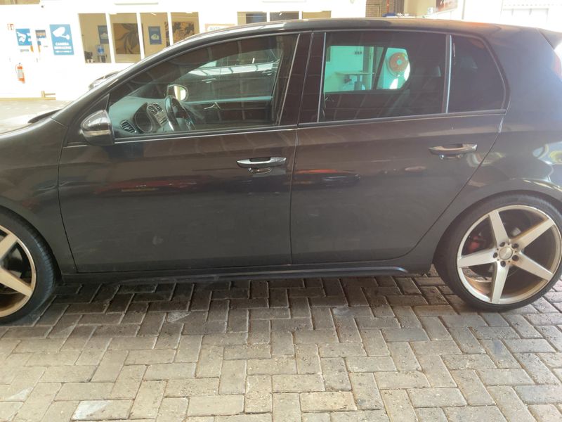 Volkswagen Golf VI 2.0 TSI GTI 2009 – снимка 4