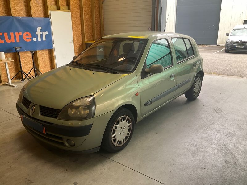 Renault Clio 1.5 dCi Privilege 2003 – снимка 1