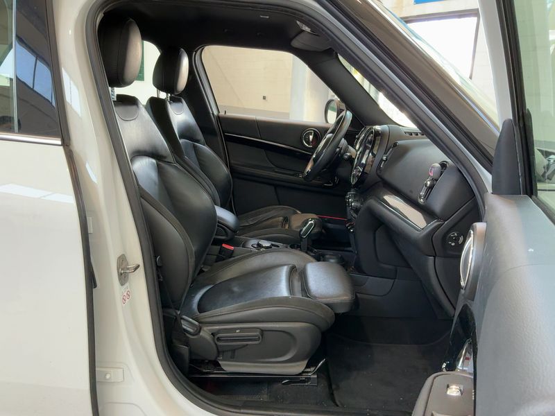 MINI Countryman Cooper SD ALL4 2019 – снимка 16