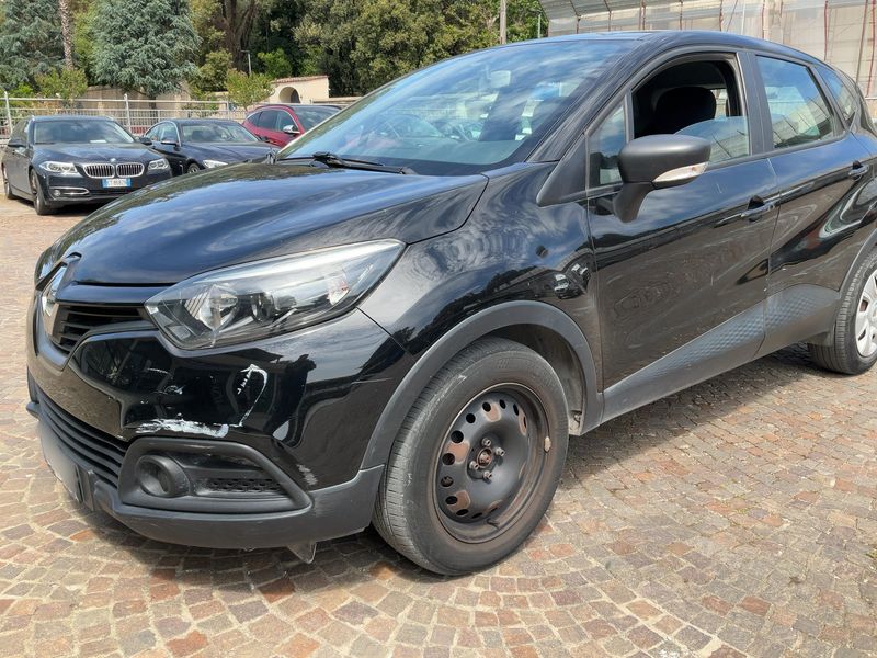 Renault Captur 0.9 TCe Life 2014 – снимка 2