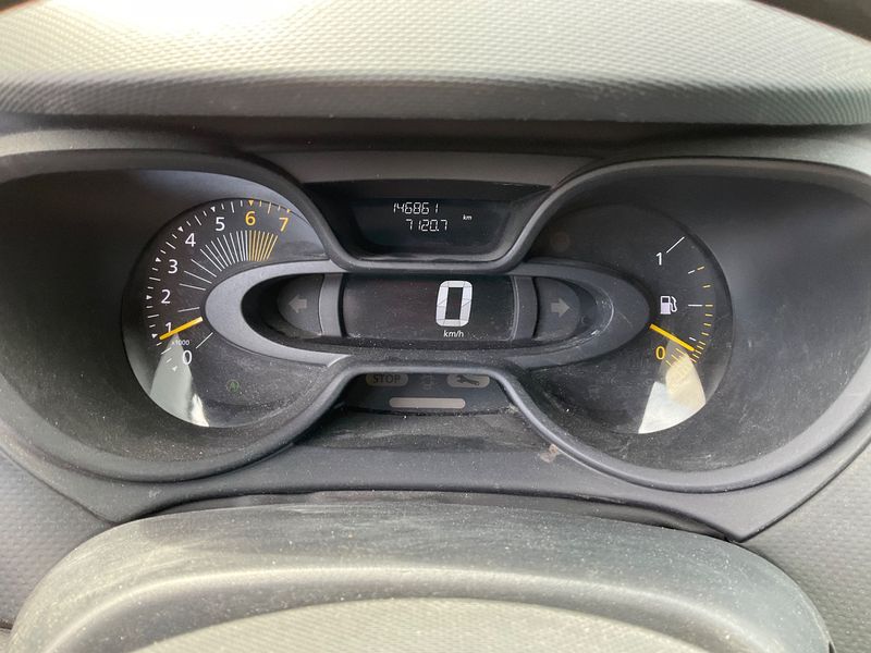 Renault Captur 0.9 TCe Life 2014 – снимка 18