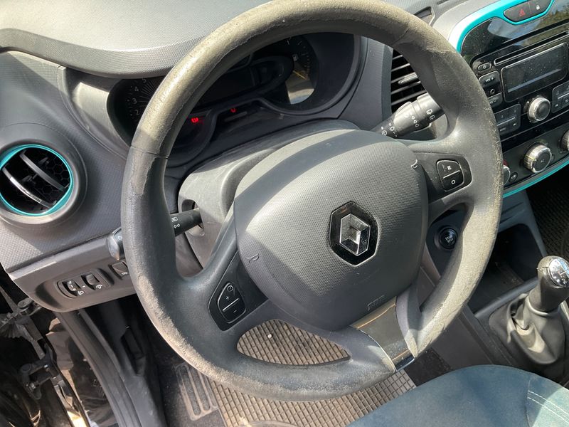 Renault Captur 0.9 TCe Life 2014 – снимка 33
