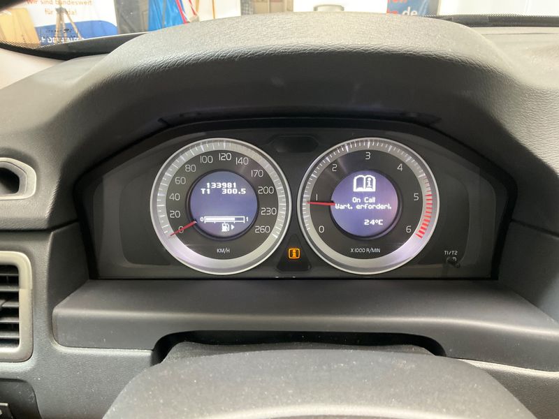 Volvo V70 1.6 D2 Momentum 2013 – снимка 18