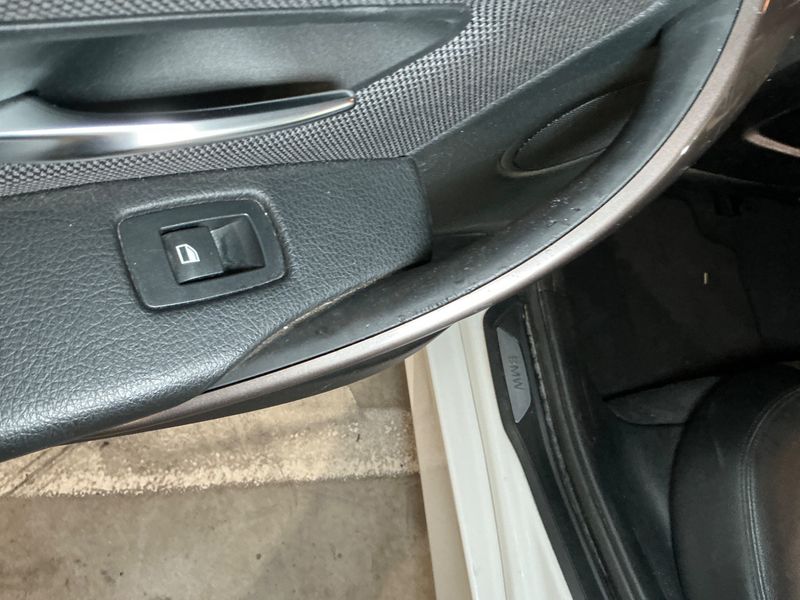 BMW 3er 318d 2014 – снимка на щета