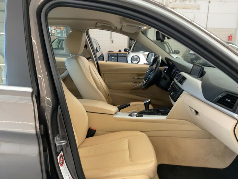 BMW 3er 316i 2014 – снимка 16