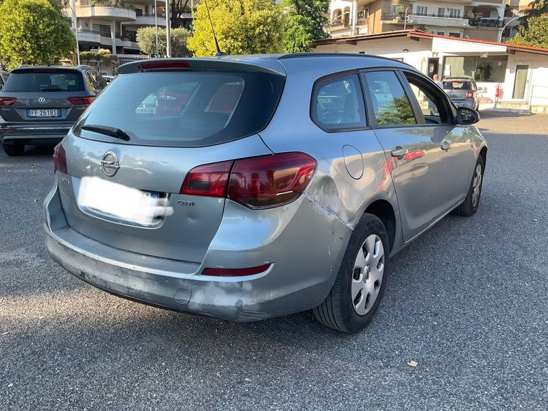 Opel Astra 1.7 CDTI Edition 2011 – снимка 2