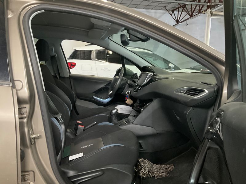 Peugeot 208 1.2 VTi Allure 2013 – снимка 3