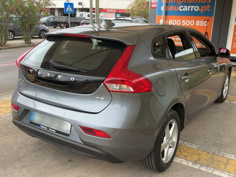Volvo V40 2.0 D2 Kinetic 2018 – снимка 8