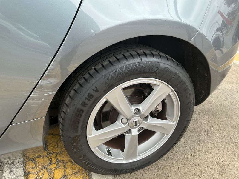 Volvo V40 2.0 D2 Kinetic 2018 – снимка 25