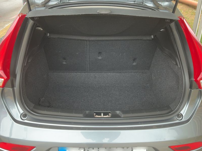 Volvo V40 2.0 D2 Kinetic 2018 – снимка 15