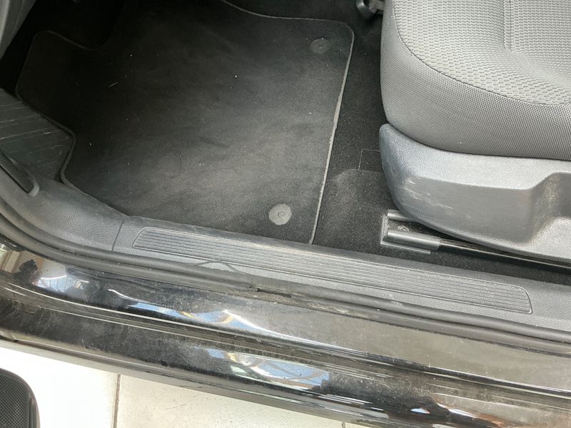 Volkswagen Golf VII 1.6 TDI Comfortline BlueMotion Tech 2015 – снимка на щета 50